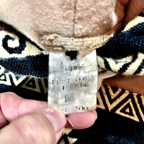 Artisanal Hoodie w/graphic global inspired design, graphic colors, streetwear - Picture 12 of 12